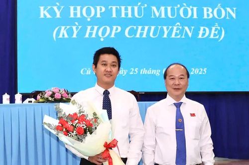 Đồng chí Hứa Quốc Hưng được bầu làm Chủ tịch UBND huyện Củ Chi