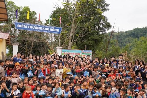 The Up Project - Hành trình mang yêu thương đến học sinh vùng cao