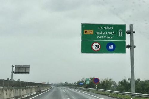 Hoàn thiện đường dẫn vào cầu vượt cao tốc Đà Nẵng - Quảng Ngãi