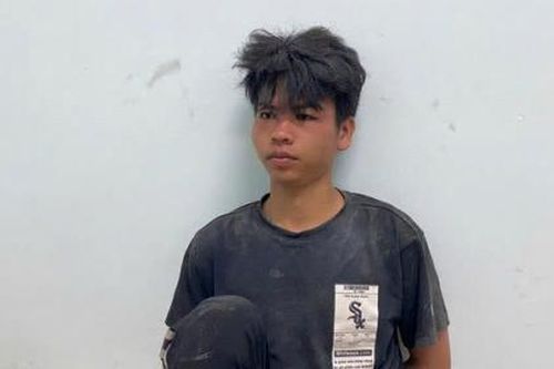 Tạm giữ hình sự đối tượng dùng xăng đốt mẹ ruột ở Trà Vinh