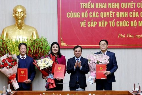Phú Thọ: Trao quyết định bổ nhiệm cán bộ sau sắp xếp
