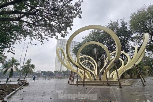 'Hồi sinh' công viên gần 6.000m2 ở quận đông dân nhất Hà Nội