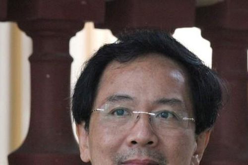 Nhìn từ vụ ồn ào thơ 3 câu của Mai Văn Phấn