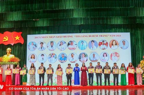 Tôn vinh 20 y, bác sĩ đoạt Giải thưởng 'Tỏa sáng Blouse trắng'