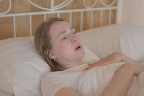 Vì sao nhiều người mơ bị rượt đuổi nhưng không thể chạy?