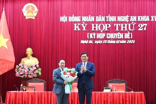 HĐND tỉnh Nghệ An khóa XVIII quyết nghị cho 1 đại biểu thôi làm nhiệm vụ