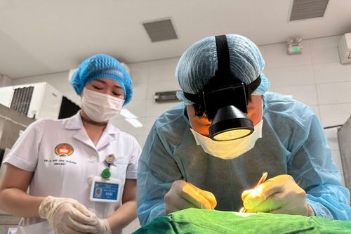 Kỷ niệm lần đầu lấy giác mạc hiến của kỹ thuật viên Ngân hàng Mắt