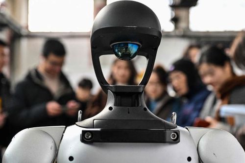 Dịch vụ cho thuê robot hình người đang bùng nổ tại Trung Quốc