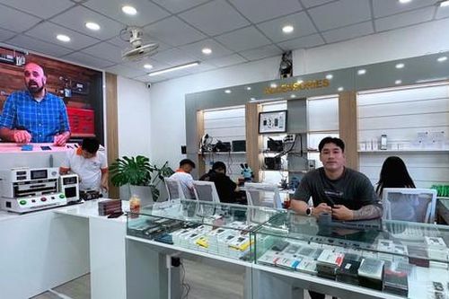 Trần Thịnh: 'Tôi hiểu giá trị của việc cho đi khi làm từ thiện'