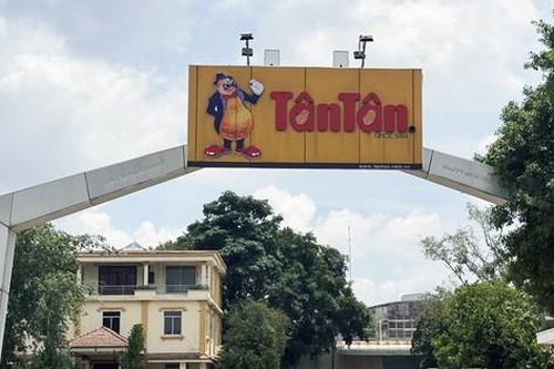 Vì sao vợ ông chủ đậu phộng Tân Tân bị khởi tố?