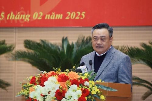 Chủ tịch Hà Nội chia sẻ về sự thiệt thòi, vất vả của cán bộ 'trong thời khắc lịch sử'