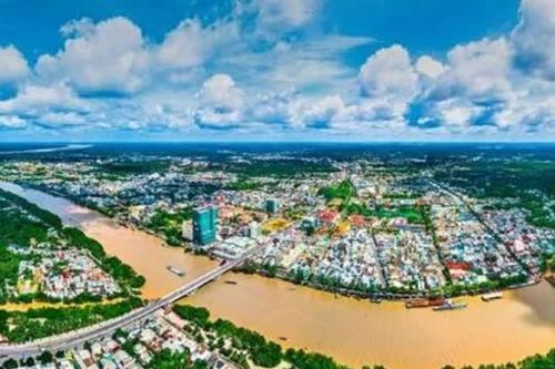 Tỉnh duy nhất của Việt Nam được bao bọc bởi 4 con sông, đó là tỉnh nào?