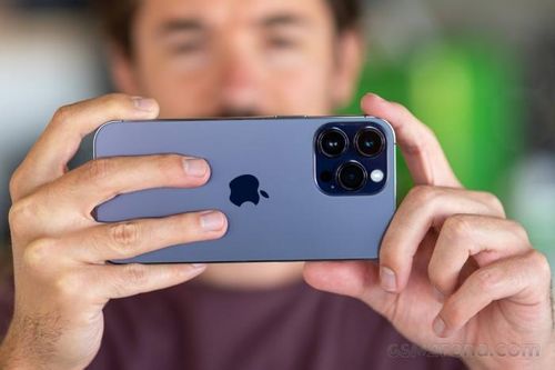 iPhone 14 Pro Max vẫn còn hàng mới fullbox, không có AI nên giá giảm sâu, rẻ hơn nhiều iPhone 16 Pro Max