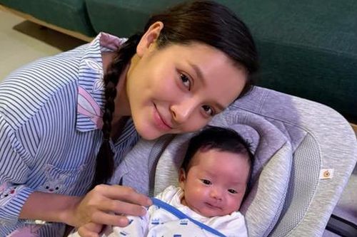 Phương Trinh Jolie bị sốt rét