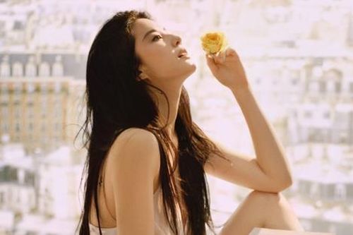 Lần hiếm hoi Lưu Diệc Phi diện đồ xuyên thấu