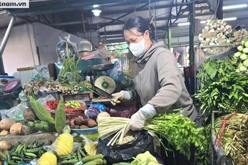 Mưa rét kéo dài, giá rau xanh tại Hà Nội tăng cao