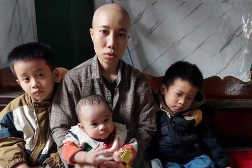 Xót xa cảnh mẹ ung thư xin sữa cho con 6 tháng tuổi
