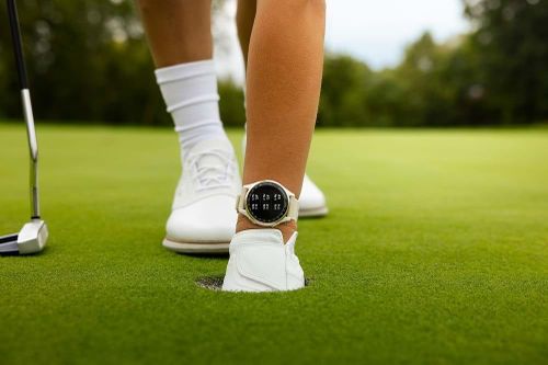 Garmin ra mắt đồng hồ mới dành cho người chơi golf, giá từ 10,9 triệu đồng