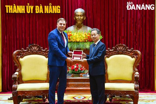 Đà Nẵng mời gọi Tập đoàn DNATA hợp tác lĩnh vực logistics hàng không