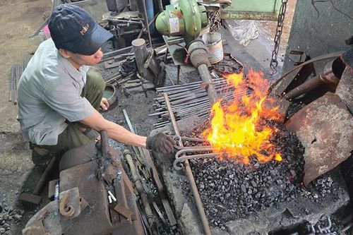 Xóm rèn giữ nghề