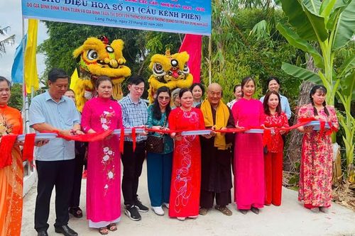 Ban Từ thiện xã hội Báo Giác Ngộ và nhà tài trợ khánh thành 2 cầu nông thôn tại tỉnh Sóc Trăng