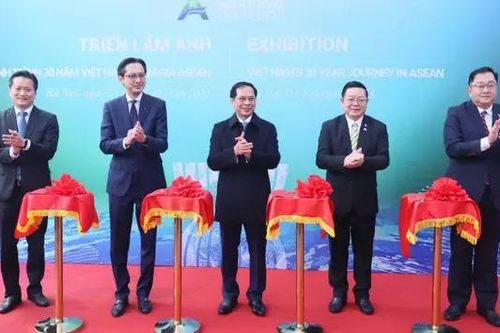 Triển lãm hành trình 30 năm Việt Nam là thành viên ASEAN