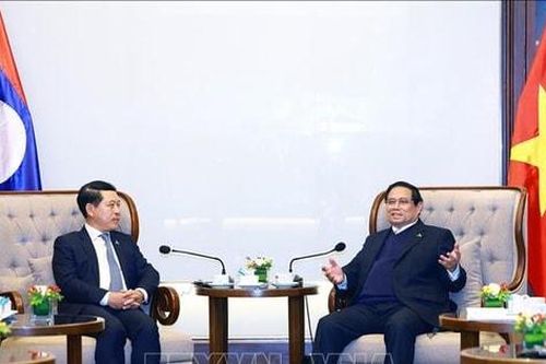 Thủ tướng Phạm Minh Chính tiếp Phó Thủ tướng Lào Saleumxay Kommasith