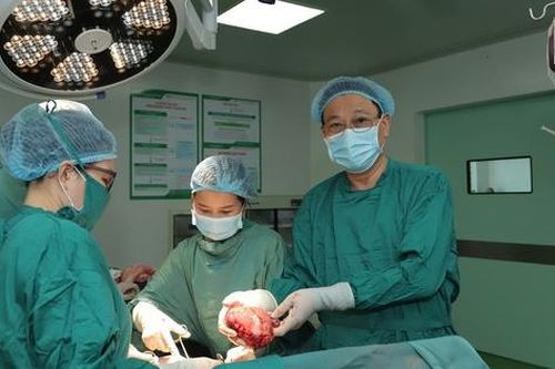 Từ y tá chiến trường đến người Thầy thuốc Nhân dân
