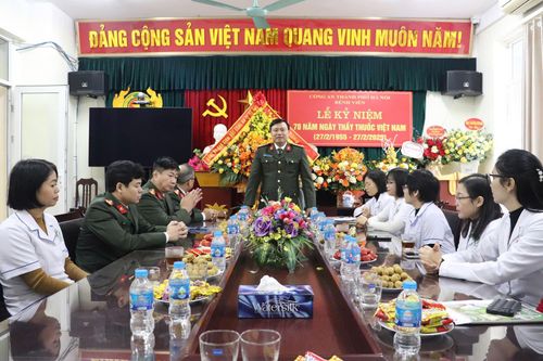 Phấn đấu là địa chỉ tin cậy của nhân dân và cán bộ, chiến sỹ tin tưởng gửi gắm sức khỏe