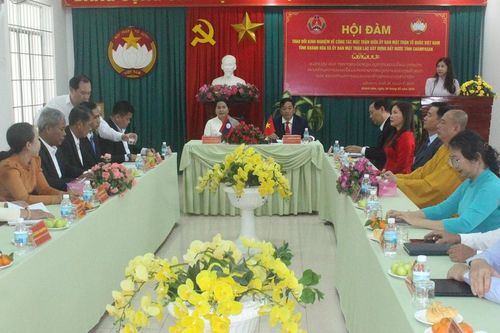 Ủy ban Mặt trận Tổ quốc Việt Nam tỉnh Khánh Hòa trao đổi kinh nghiệm công tác với Mặt trận Lào xây dựng đất nước tỉnh Champasak