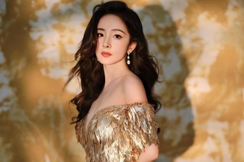 Dương Mịch bị vôi hóa cánh tay khi trượt tuyết