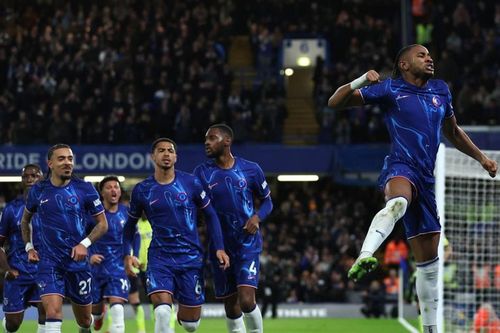Thắng đậm 4-0, Chelsea trở lại top 4 Ngoại hạng Anh