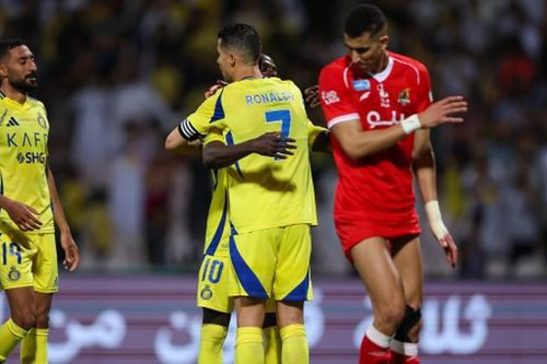 Đang đua Vua phá lưới, Cristiano Ronaldo gây sốt khi vẫn nhường đá phạt đền cho đồng đội
