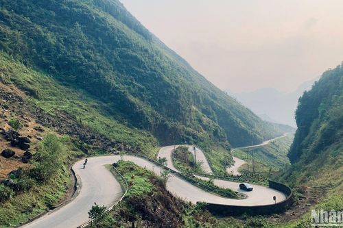 Những cung đường 'ngoạn mục' hút khách nhất Hà Giang