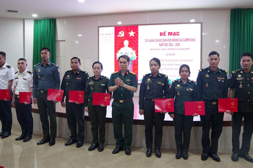 Trường Sĩ quan Thông tin tổ chức bế mạc Lớp tập huấn cán bộ Quân đội Hoàng gia Campuchia