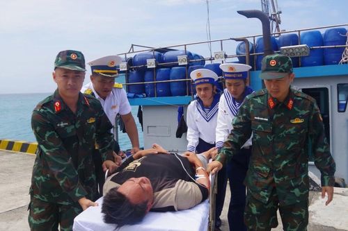 Bệnh xá đảo Trường Sa cấp cứu kịp thời ngư dân đột quỵ não