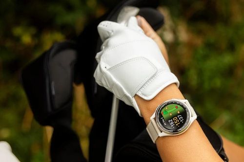 Garmin Approach S50 cho golfer chỉ 10.990.000 đồng