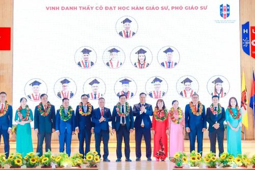 Nỗ lực thu hút giảng viên đầu ngành