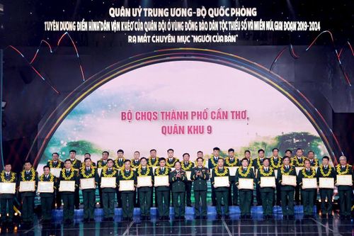 Tuyên dương điển hình 'Dân vận khéo' của Quân đội ở vùng đồng bào dân tộc thiểu số và miền núi