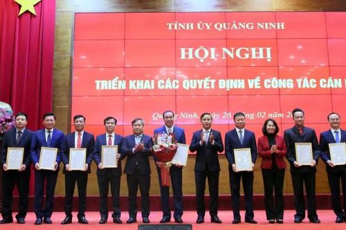 Quảng Ninh: Công bố các quyết định về công tác cán bộ cấp tỉnh