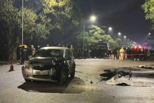 3 thanh niên đi xe máy tử vong sau va chạm với ô tô