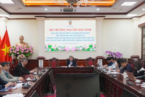 Chuẩn bị tổ chức hội thảo khoa học cấp quốc gia về đổi mới công tác xây dựng và thi hành pháp luật