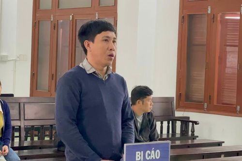 Dùng rựa chém hàng xóm vì nghi ngờ có quan hệ bất chính với vợ