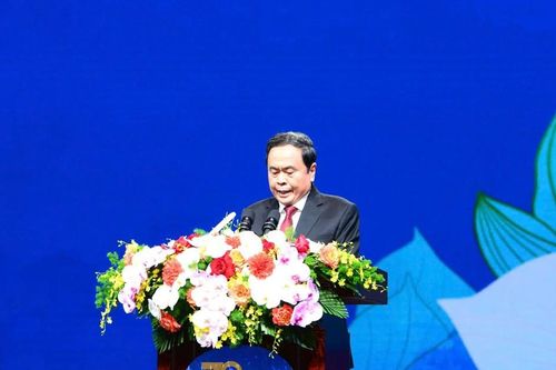 Không ngừng nỗ lực xây dựng nền y tế 'khoa học, dân tộc và đại chúng'