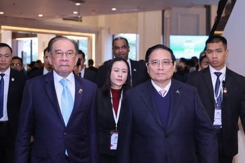 Thủ tướng Phạm Minh Chính và ba lãnh đạo chia sẻ về vai trò của giới trẻ trong chống biến đổi khí hậu