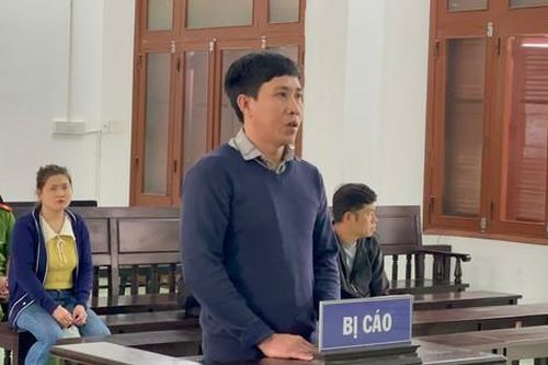Dùng rựa chém hàng xóm vì nghi quan hệ bất chính với vợ mình