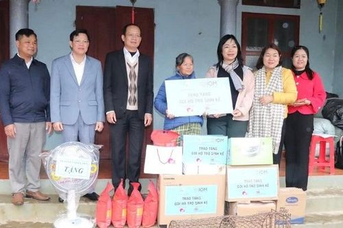 Thăm hỏi, động viên nạn nhân bị mua bán trở về hòa nhập cộng đồng ở Thanh Hóa