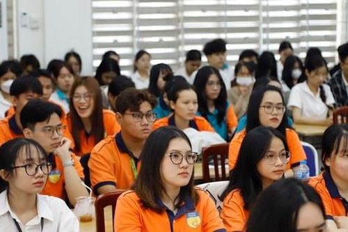 Logistics Nhân đạo là chủ đề cuộc thi Hackathon 2025