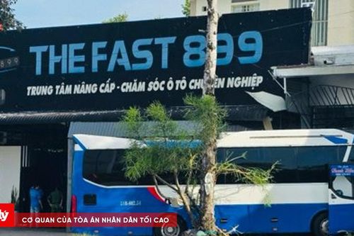 Xe ô tô đưa đón học sinh va chạm khiến hàng chục học sinh hoảng loạn