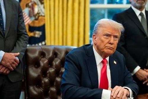 Tổng thống Trump muốn bán 'thẻ vàng' giá 5 triệu USD để thay thế thẻ xanh